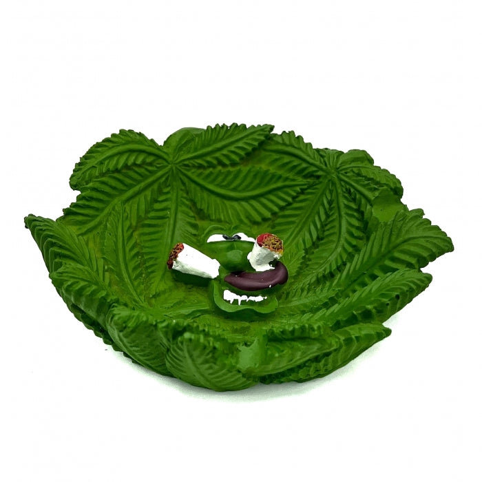 Leaf Design Fancy Ashtray for ash of cigarettes and cigars